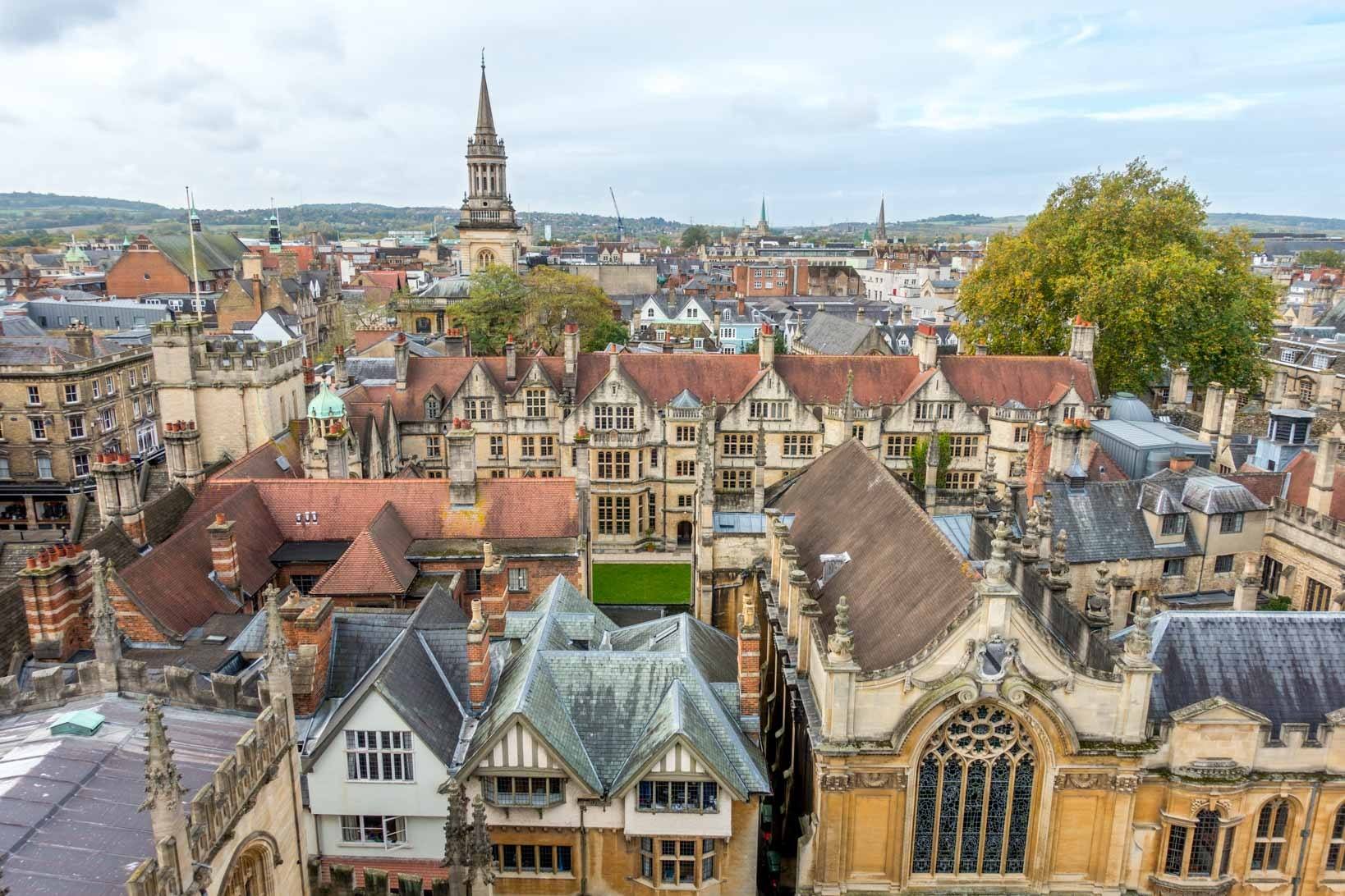 Grounds and garden maintenance in Oxford